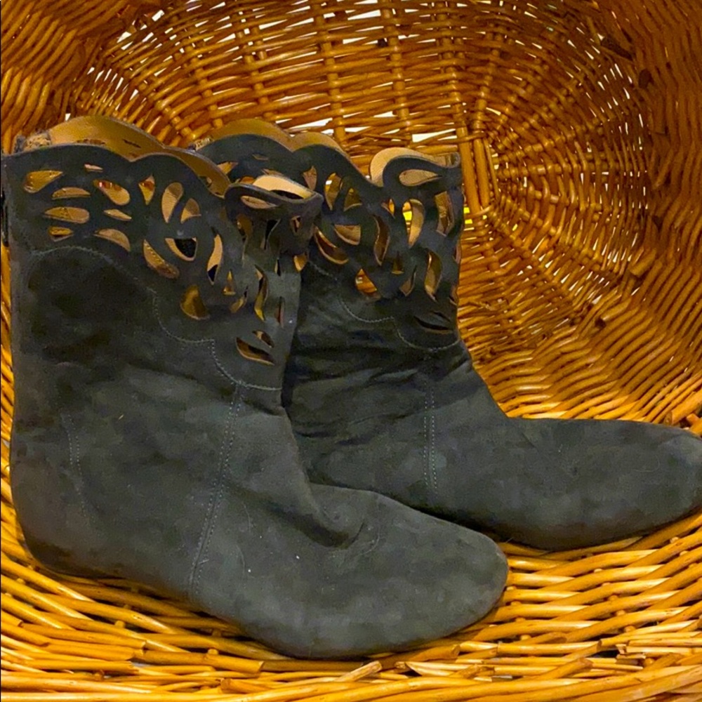 Grey boots with leather cutouts